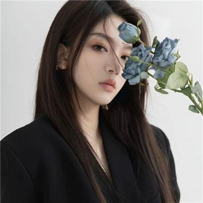 驼背人与舞女